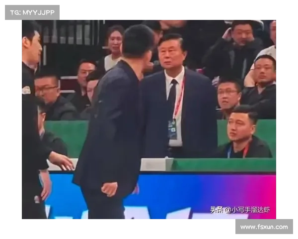 杨鸣:批评欧洲裁判标准不一 提出应统一裁判尺度以确保公平 杨鸣:批评欧洲裁判标准不一 提出应统一裁判尺度以确保公平